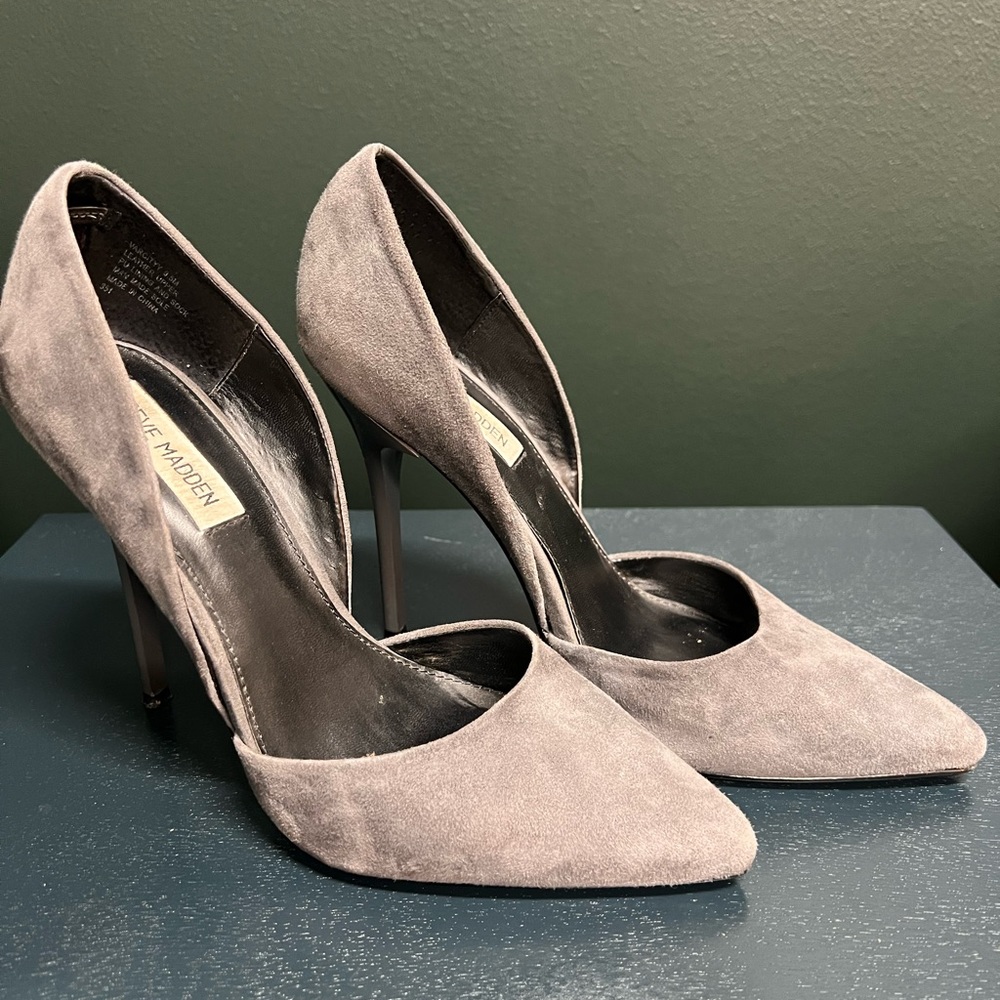 -$25 Suede Steve Madden Varcity Gray pumps - Picture 2 of 7